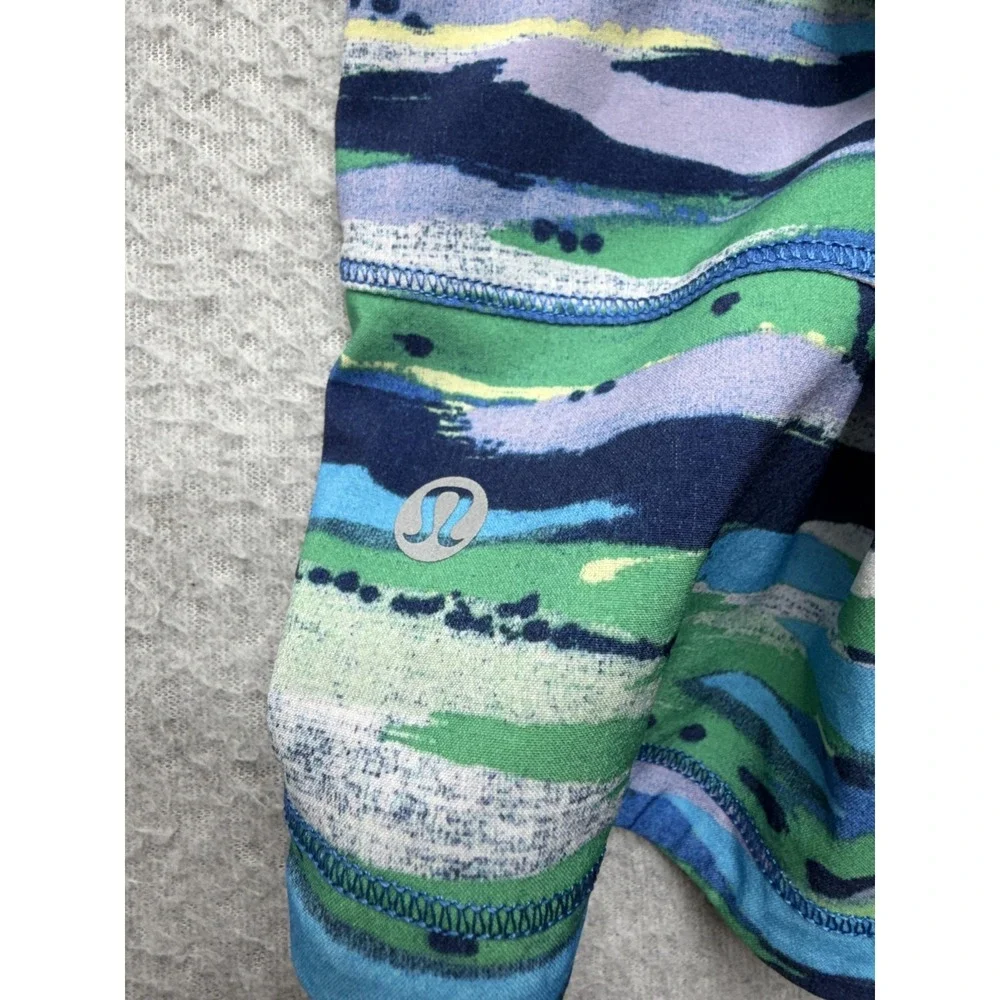 Lululemon Womens Skort Size 6 Multicolor Blue Green Abstract‎ Stripe Shorts